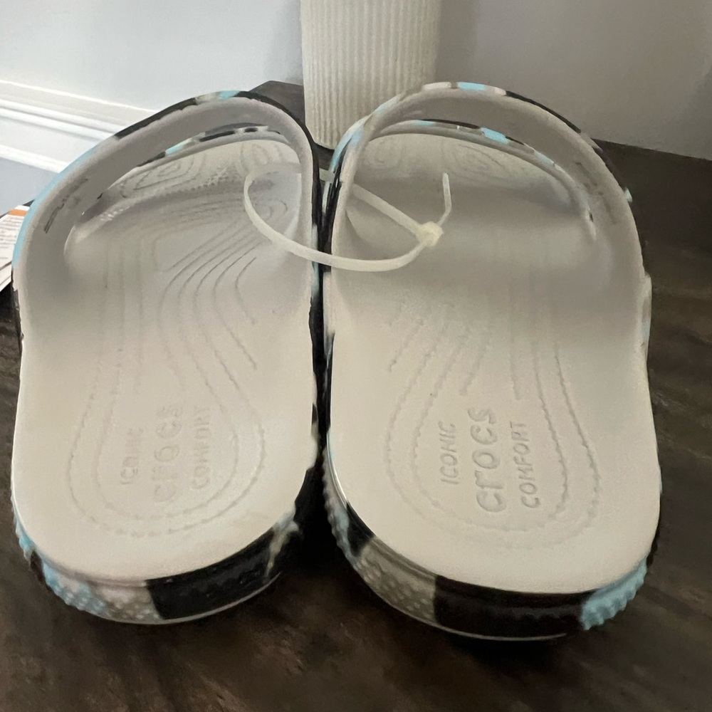 NWT-Crocs Unisex Camo Sandals - Picture 2 of 5